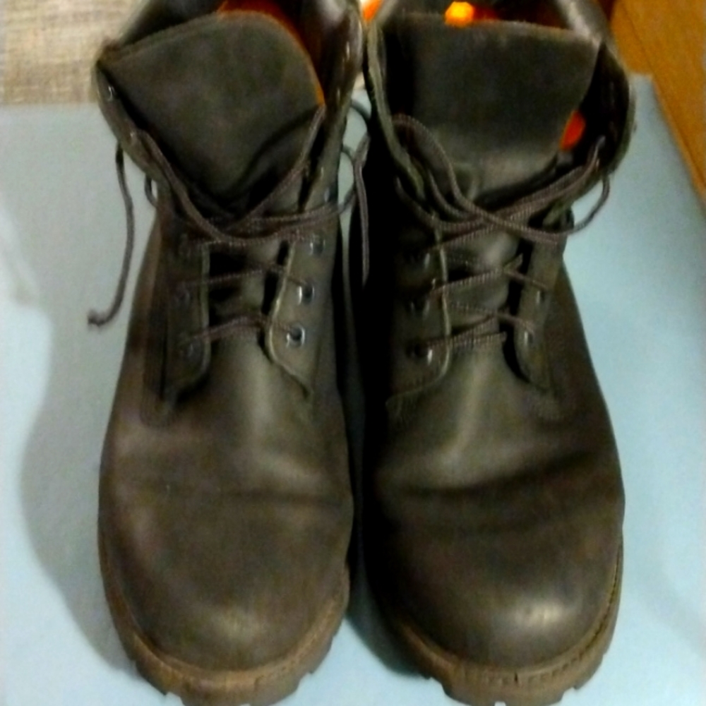 Timberland boots size 11 1/2 medium color is black
